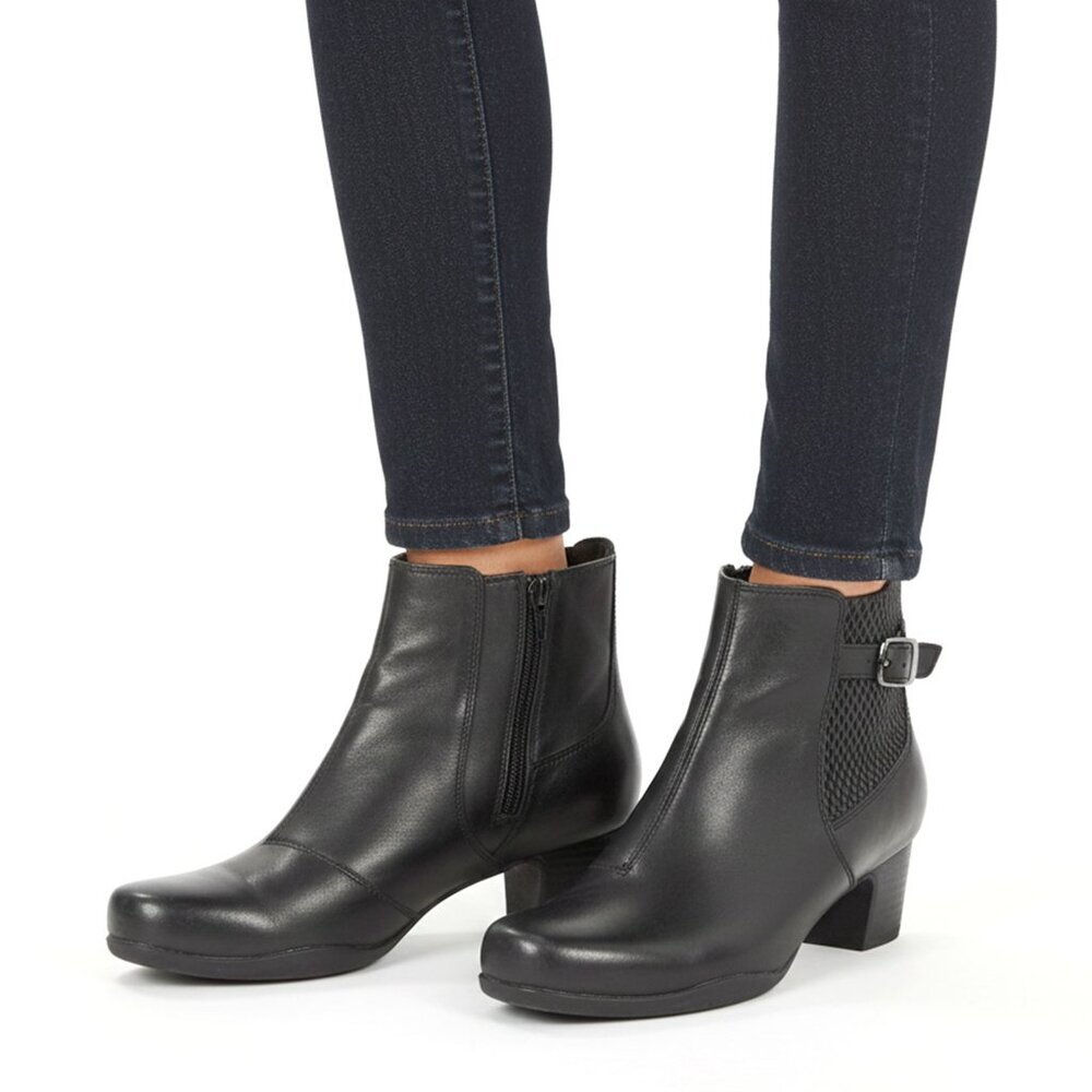 Clarks Artisan Black Leather Ankle Booties Comfort Zip Chelsea Block Heel Boots